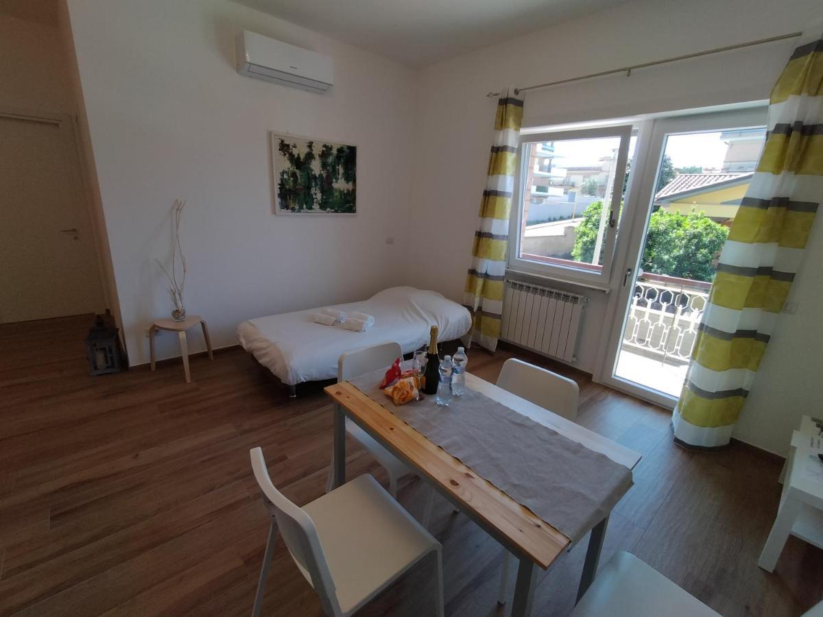 Apartamento Viriamo House ROMA Acilia Exterior foto