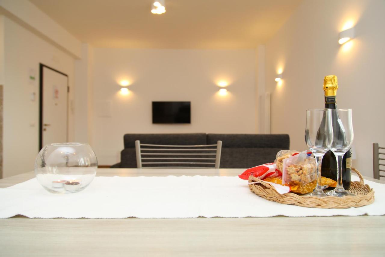 Apartamento Viriamo House ROMA Acilia Exterior foto