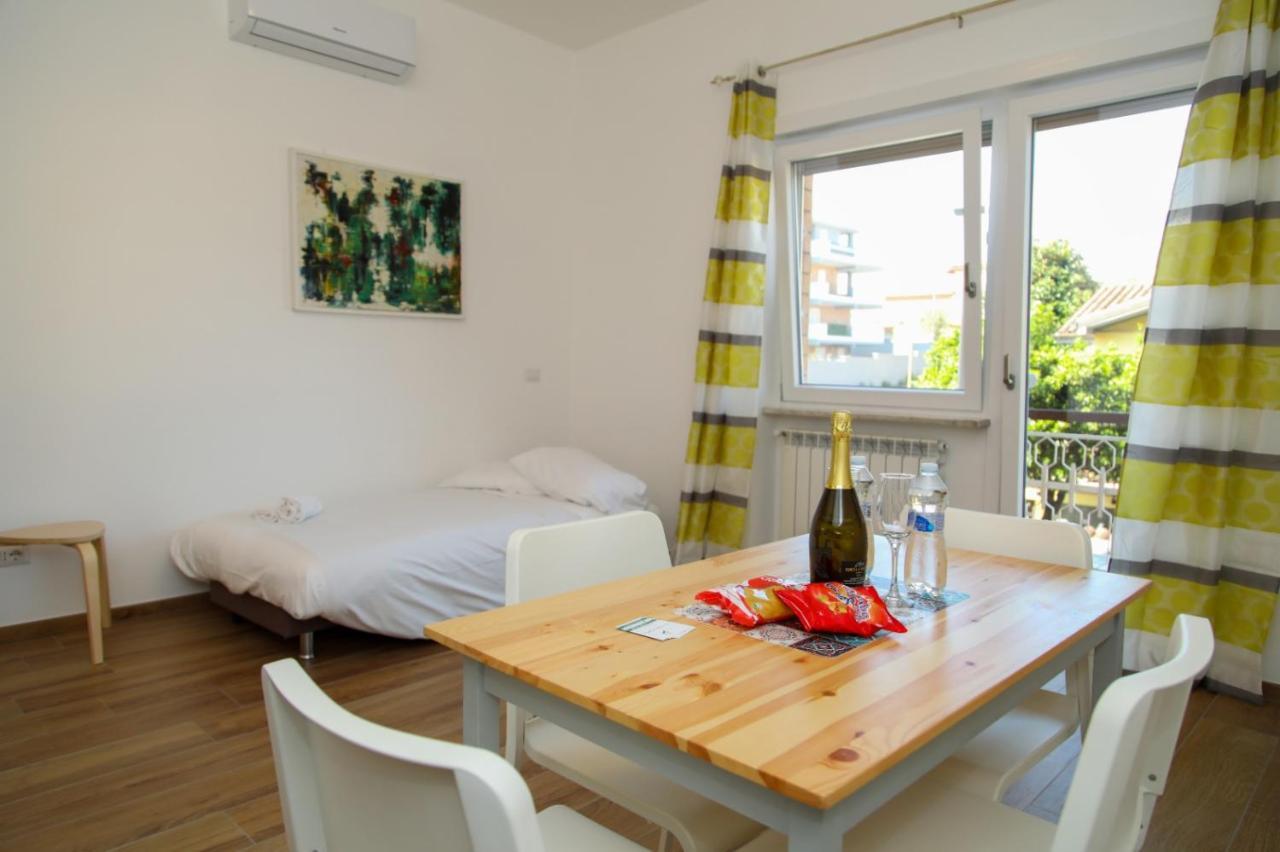 Apartamento Viriamo House ROMA Acilia Exterior foto